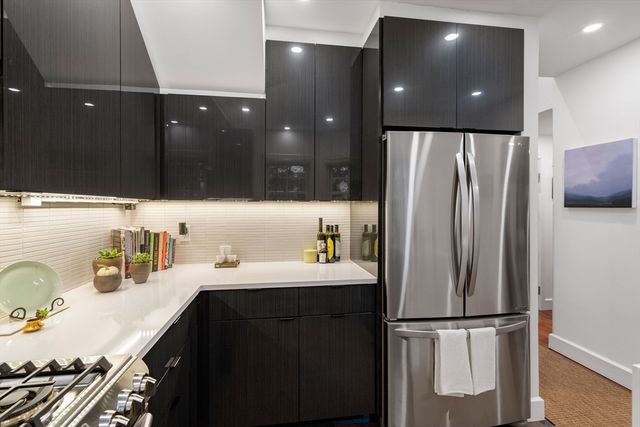 76 Ober Rd 76, Newton, MA 02459