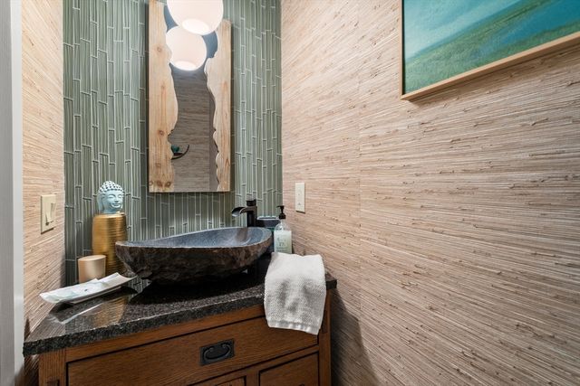 76 Ober Rd 76, Newton, MA 02459