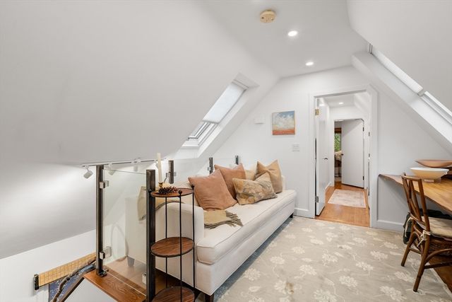 76 Ober Rd 76, Newton, MA 02459