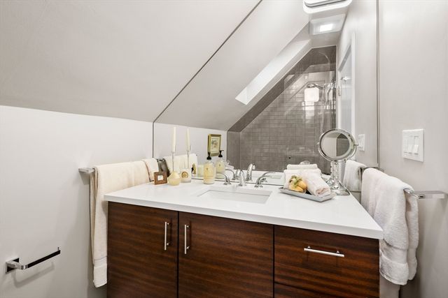 76 Ober Rd 76, Newton, MA 02459
