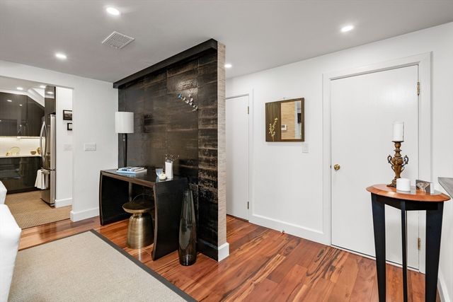 76 Ober Rd 76, Newton, MA 02459