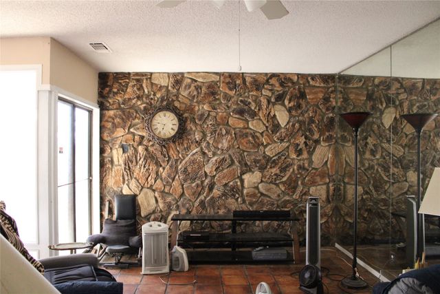 5725 Jacqueline Road, Fort Worth, TX 76112