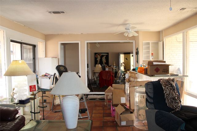 5725 Jacqueline Road, Fort Worth, TX 76112