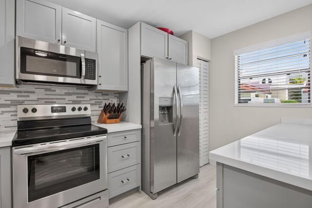 539 NW 36th Avenue, Deerfield Beach, FL 33442