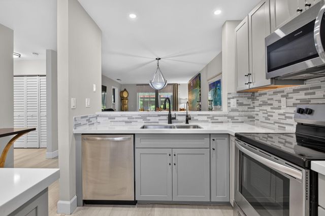 539 NW 36th Avenue, Deerfield Beach, FL 33442