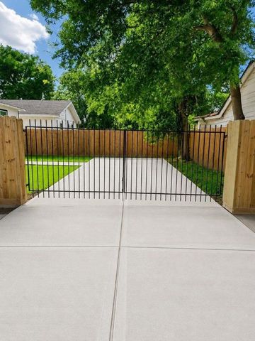 3241 Reeves Street, Houston, TX 77004