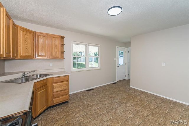11848 Foxwood Drive, Maryland Heights, MO 63043