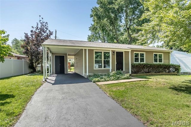 11848 Foxwood Drive, Maryland Heights, MO 63043