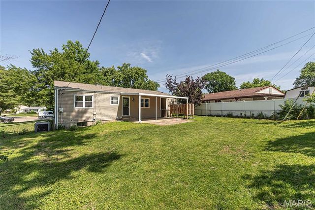 11848 Foxwood Drive, Maryland Heights, MO 63043