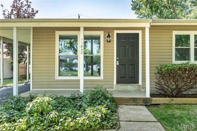 11848 Foxwood Drive, Maryland Heights, MO 63043