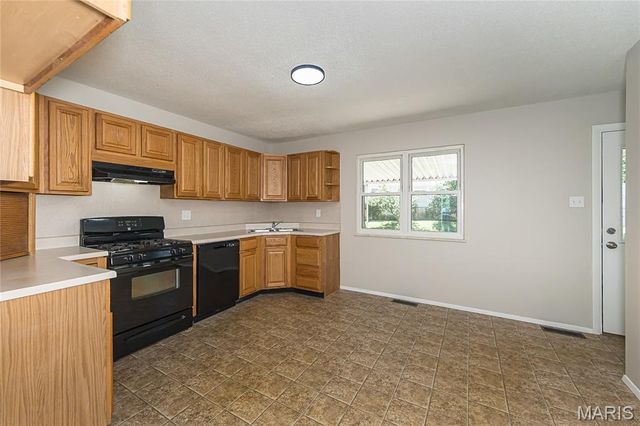 11848 Foxwood Drive, Maryland Heights, MO 63043