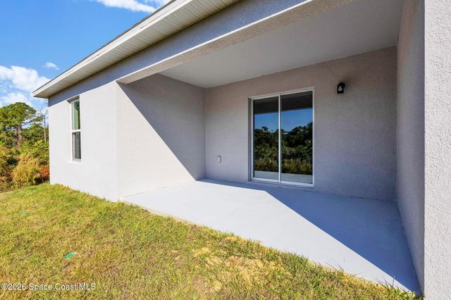 810 Darlington Avenue SW, Palm Bay, FL 32908