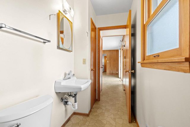 6061 S 19th STREET, Milwaukee, WI 53221