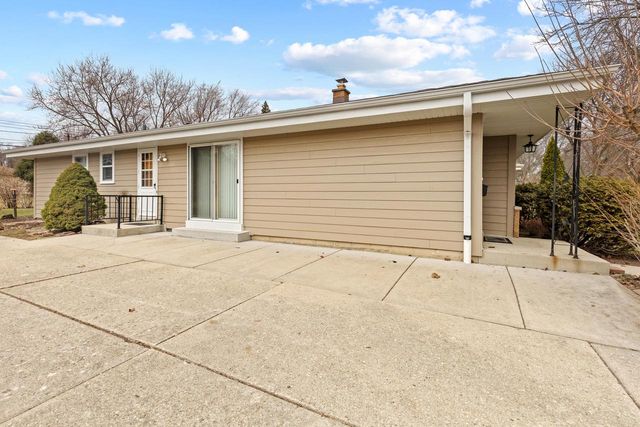 6061 S 19th STREET, Milwaukee, WI 53221