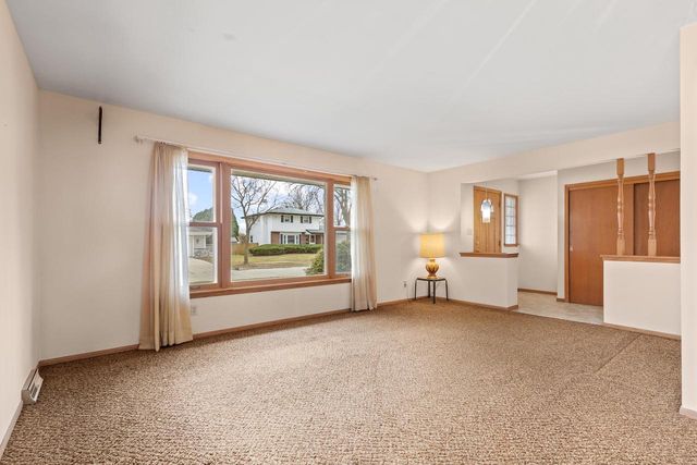 6061 S 19th STREET, Milwaukee, WI 53221