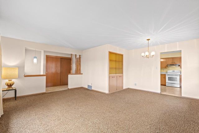 6061 S 19th STREET, Milwaukee, WI 53221