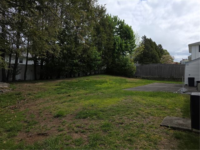 105 Longview Drive, Cranston, RI 02920
