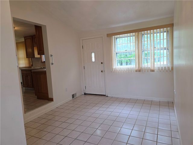 105 Longview Drive, Cranston, RI 02920