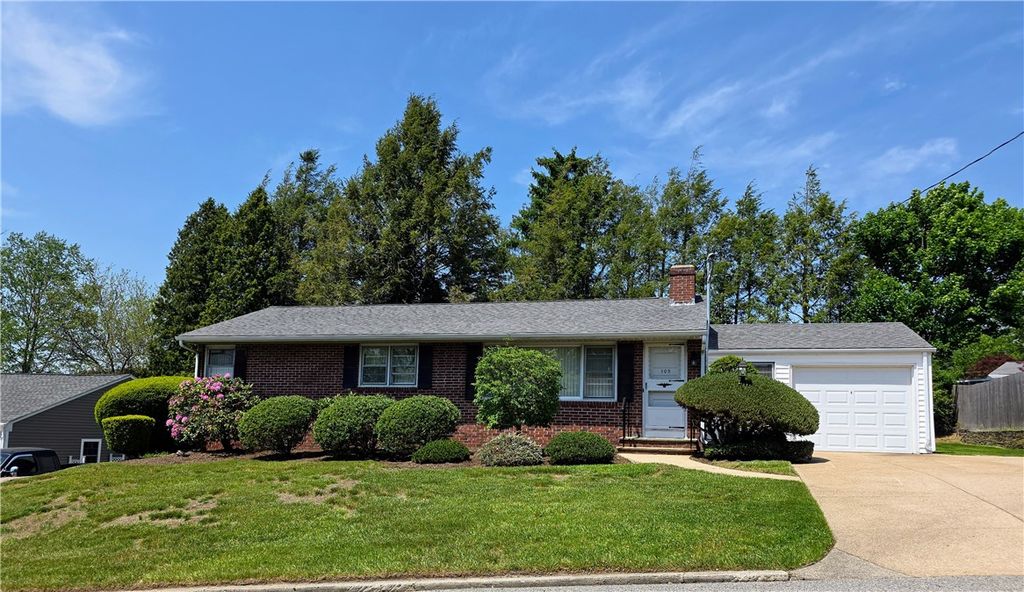 105 Longview Drive, Cranston, RI 02920