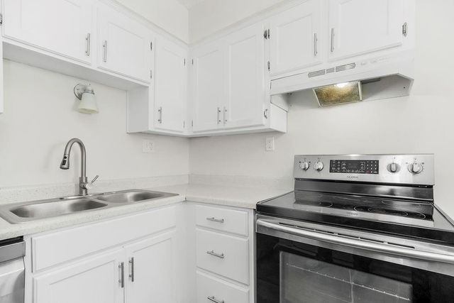 2915 E 77th Terrace, Kansas City, MO 64132