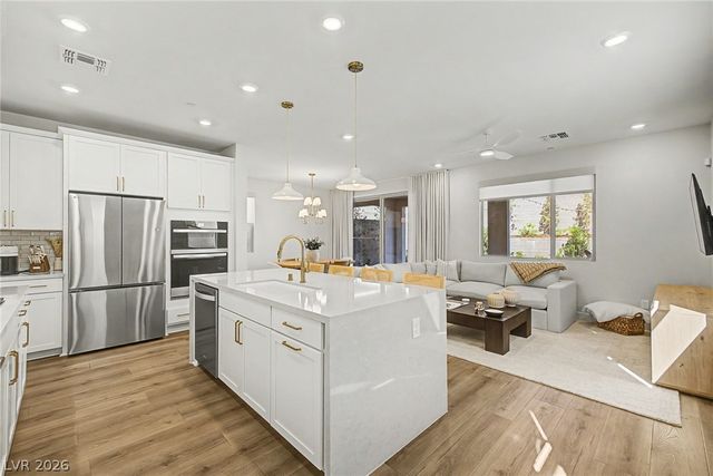 1575 Crested Eagle Street, Las Vegas, NV 89138