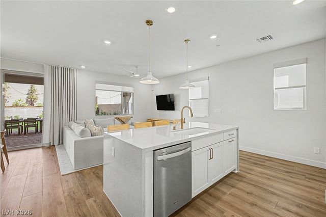 1575 Crested Eagle Street, Las Vegas, NV 89138