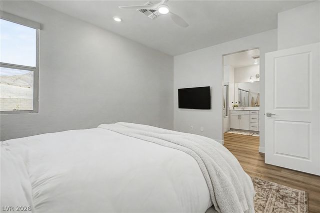 1575 Crested Eagle Street, Las Vegas, NV 89138