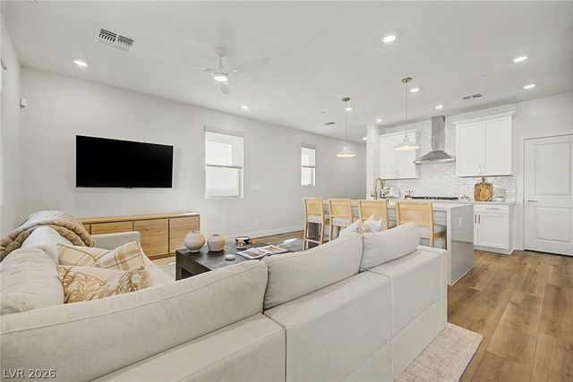 1575 Crested Eagle Street, Las Vegas, NV 89138
