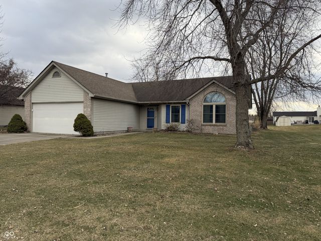 1049 Bumblebee Way, Greenfield, IN 46140