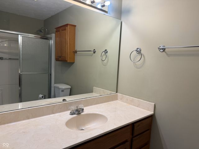 1049 Bumblebee Way, Greenfield, IN 46140