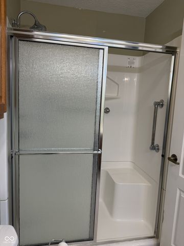 1049 Bumblebee Way, Greenfield, IN 46140