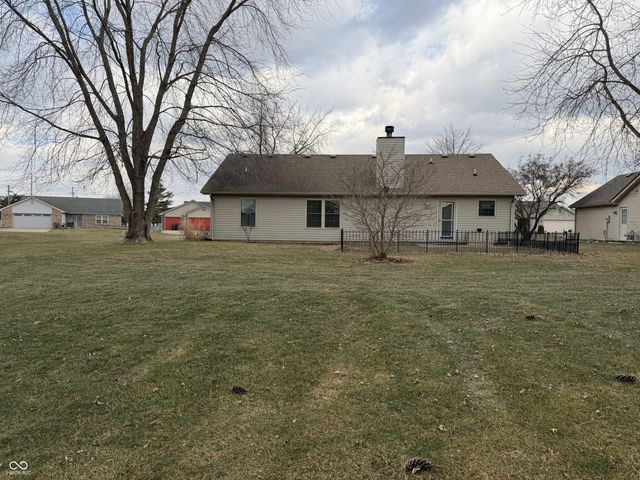 1049 Bumblebee Way, Greenfield, IN 46140