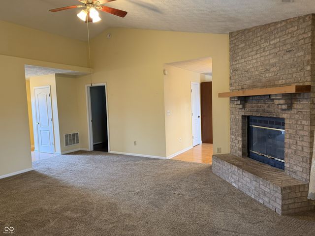 1049 Bumblebee Way, Greenfield, IN 46140