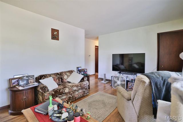 732 E Lake Drive, Edwardsville, IL 62025