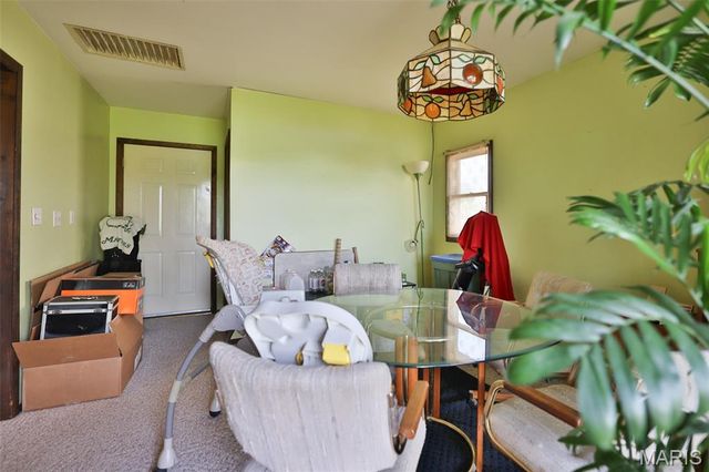 732 E Lake Drive, Edwardsville, IL 62025