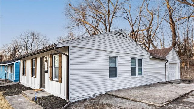 4000 Oakley Avenue, Kansas City, MO 64130