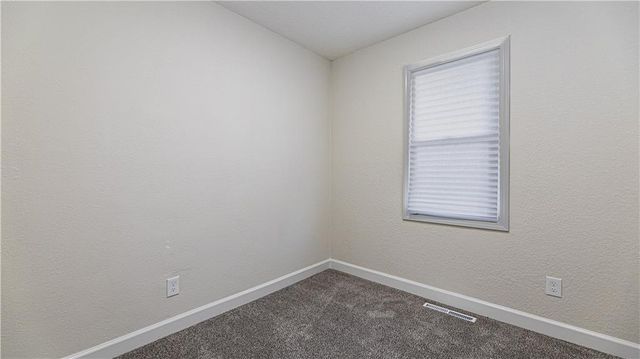 4000 Oakley Avenue, Kansas City, MO 64130