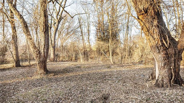 4000 Oakley Avenue, Kansas City, MO 64130