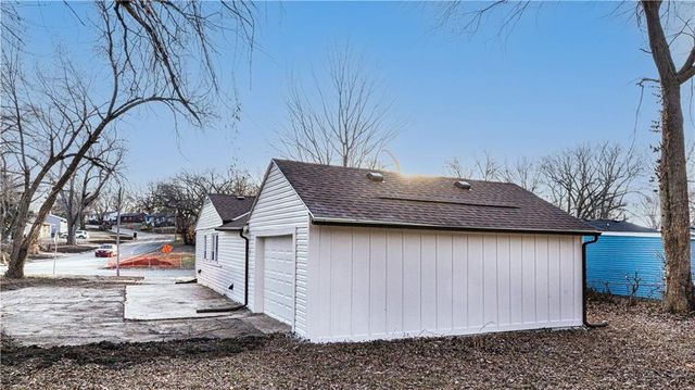 4000 Oakley Avenue, Kansas City, MO 64130