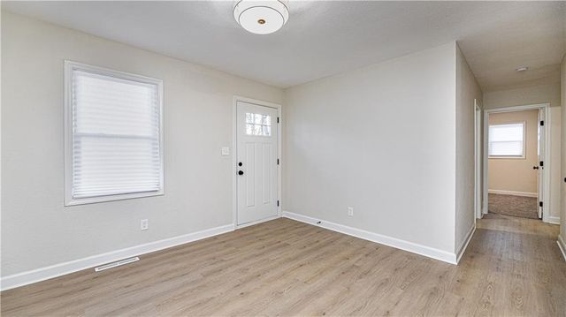 4000 Oakley Avenue, Kansas City, MO 64130