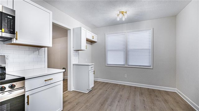 4000 Oakley Avenue, Kansas City, MO 64130