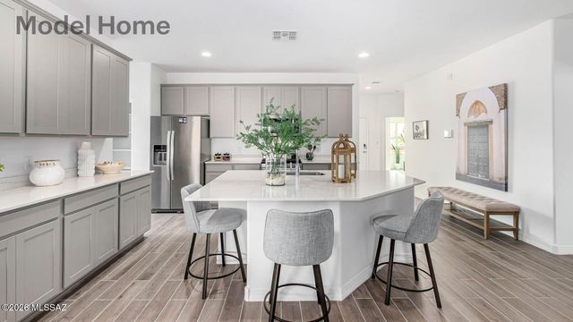 771 W Calle Lupa, Sahuarita, AZ 85629