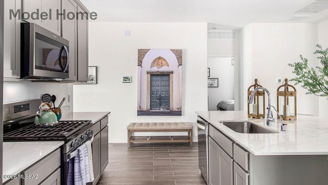 771 W Calle Lupa, Sahuarita, AZ 85629