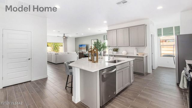 771 W Calle Lupa, Sahuarita, AZ 85629