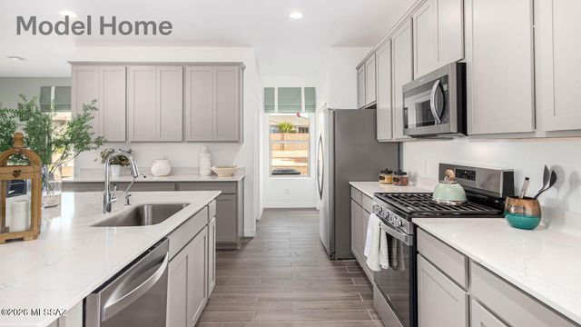 771 W Calle Lupa, Sahuarita, AZ 85629