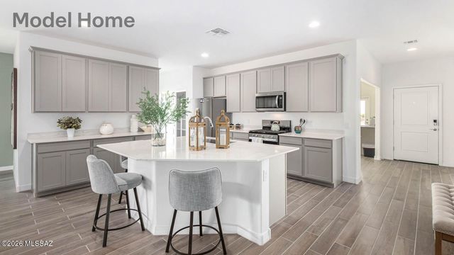 771 W Calle Lupa, Sahuarita, AZ 85629