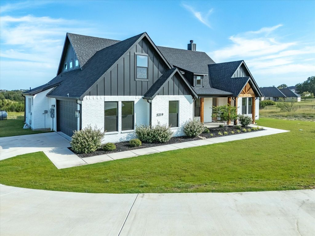 5219 Old Dennis Road, Weatherford, TX 76087