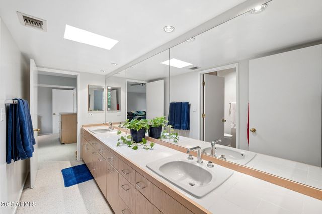 8709 N 11Th Avenue, Phoenix, AZ 85021