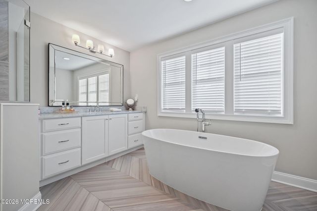 12 Captiva Lane, Marlboro, NJ 07746