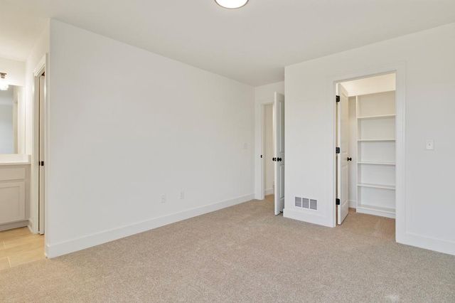 2609 NE Amanda Lane, Blue Springs, MO 64029